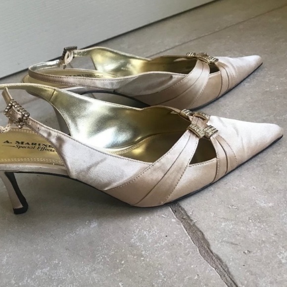 A. MARINELLI Special Effects Cream Gold Satin Kitten Heel Pump 8.5 EUC - Picture 2 of 14